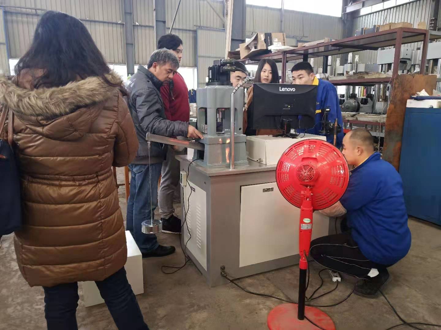 國(guó)外客戶(hù)到濟(jì)南辰達(dá)工廠參觀考察